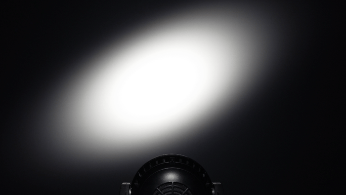 Sparx 12A mit Beamshape auf Leinwand